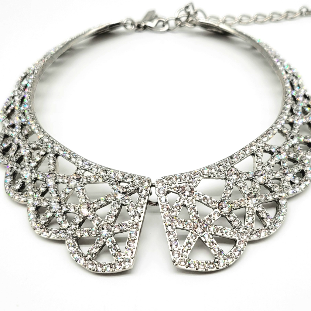 Oscar De La Renta Diamond Swarovski Crystal Scalloped Lace Hinged Collar